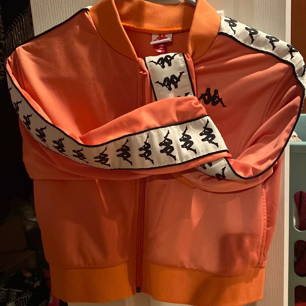 Women’s Kappa cropped zip-up jacket 🧡🖤 size: Extra Small condition: perfect